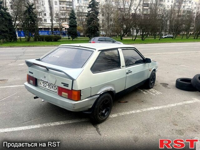 Серый ВАЗ 2108, объемом двигателя 1.5 л и пробегом 200 тыс. км за 650 $, фото 1 на Automoto.ua