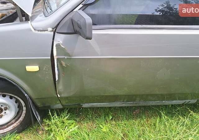 Серый ВАЗ 2108, объемом двигателя 1.3 л и пробегом 270 тыс. км за 350 $, фото 1 на Automoto.ua