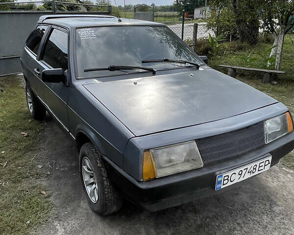 Серый ВАЗ 2108, объемом двигателя 1.5 л и пробегом 400 тыс. км за 800 $, фото 1 на Automoto.ua