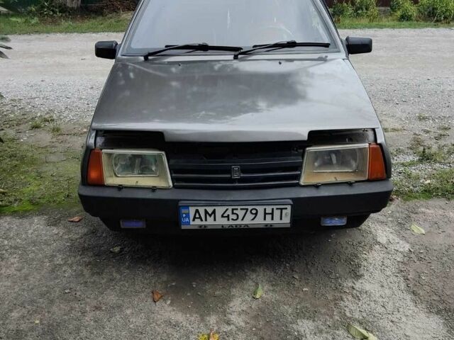 Серый ВАЗ 2108, объемом двигателя 1.3 л и пробегом 84 тыс. км за 1000 $, фото 1 на Automoto.ua