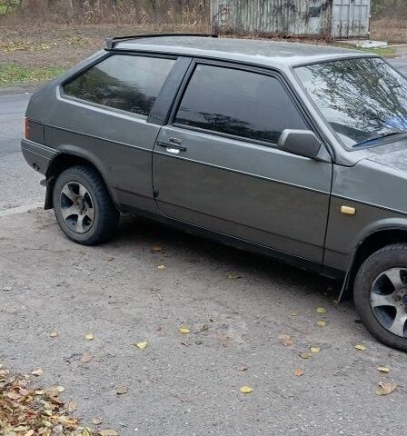 Серый ВАЗ 2108, объемом двигателя 1.5 л и пробегом 270 тыс. км за 1200 $, фото 1 на Automoto.ua