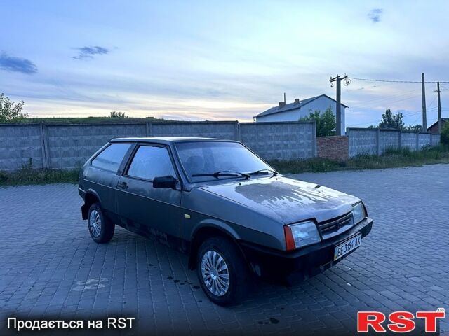 Серый ВАЗ 2108, объемом двигателя 1.3 л и пробегом 300 тыс. км за 600 $, фото 1 на Automoto.ua
