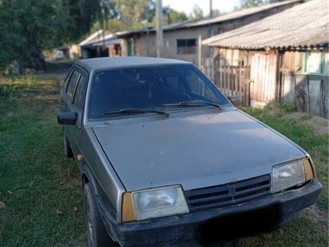 Серый ВАЗ 2108, объемом двигателя 1.5 л и пробегом 100 тыс. км за 607 $, фото 1 на Automoto.ua