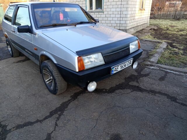 Серый ВАЗ 2108, объемом двигателя 1.5 л и пробегом 300 тыс. км за 2300 $, фото 1 на Automoto.ua