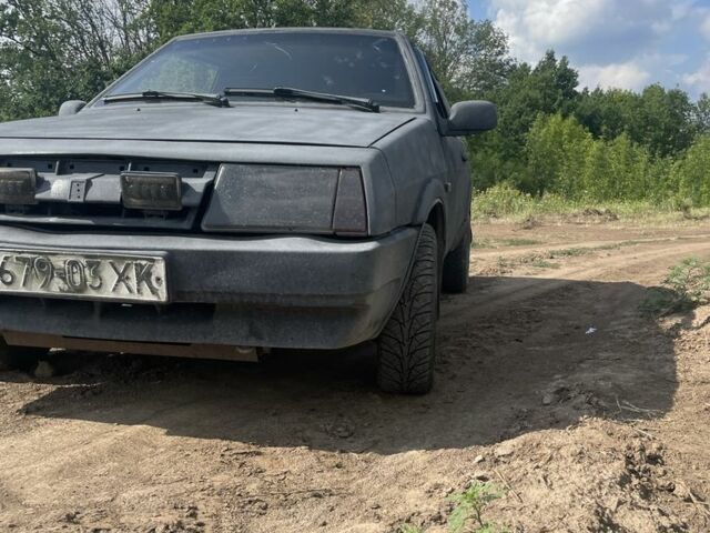 Серый ВАЗ 2108, объемом двигателя 1.5 л и пробегом 90 тыс. км за 1300 $, фото 1 на Automoto.ua