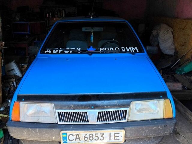 Синий ВАЗ 2108, объемом двигателя 1.3 л и пробегом 300 тыс. км за 1100 $, фото 1 на Automoto.ua