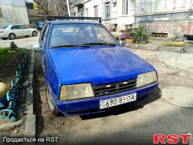 Синий ВАЗ 2108, объемом двигателя 1.5 л и пробегом 250 тыс. км за 340 $, фото 1 на Automoto.ua