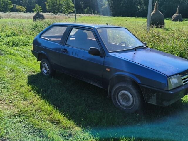 Синий ВАЗ 2108, объемом двигателя 1 л и пробегом 300 тыс. км за 400 $, фото 1 на Automoto.ua
