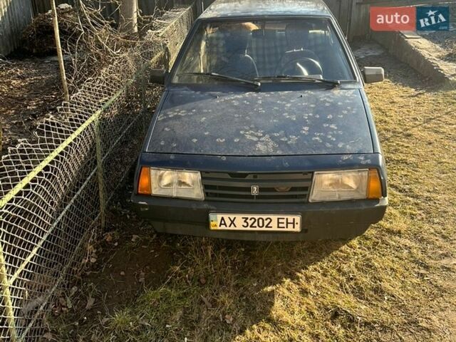 Синий ВАЗ 2108, объемом двигателя 1.5 л и пробегом 250 тыс. км за 1100 $, фото 1 на Automoto.ua
