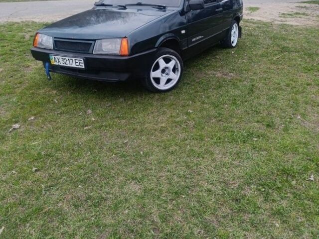 Зеленый ВАЗ 2108, объемом двигателя 1.5 л и пробегом 200 тыс. км за 1250 $, фото 1 на Automoto.ua