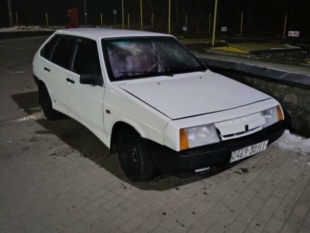 Белый ВАЗ 2109, объемом двигателя 1.5 л и пробегом 199 тыс. км за 1000 $, фото 1 на Automoto.ua