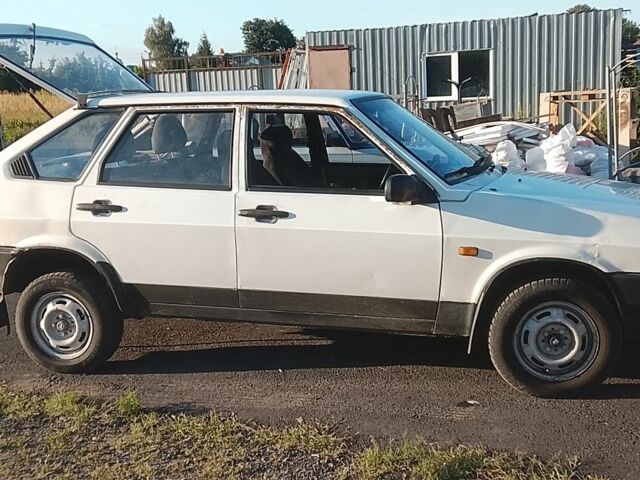 Білий ВАЗ 2109, об'ємом двигуна 1.3 л та пробігом 23 тис. км за 1004 $, фото 1 на Automoto.ua