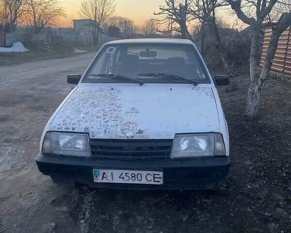 Белый ВАЗ 2109, объемом двигателя 1 л и пробегом 300 тыс. км за 294 $, фото 1 на Automoto.ua