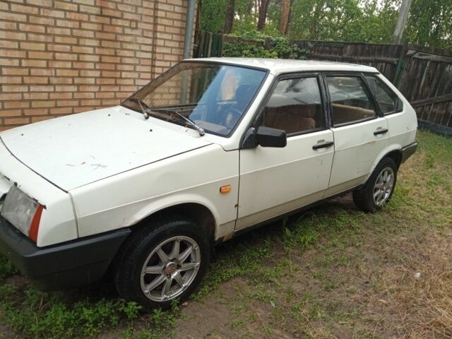 Белый ВАЗ 2109, объемом двигателя 0 л и пробегом 200 тыс. км за 850 $, фото 1 на Automoto.ua