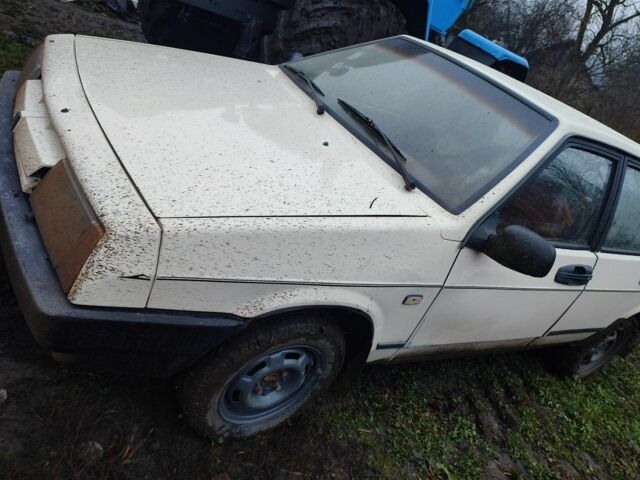 Белый ВАЗ 2109, объемом двигателя 1.3 л и пробегом 44 тыс. км за 400 $, фото 1 на Automoto.ua