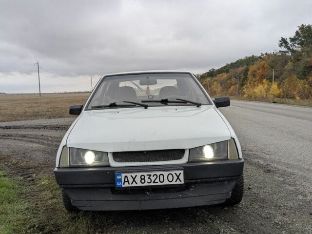 Белый ВАЗ 2109, объемом двигателя 1.3 л и пробегом 70 тыс. км за 1000 $, фото 1 на Automoto.ua