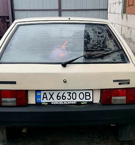 Белый ВАЗ 2109, объемом двигателя 1.3 л и пробегом 380 тыс. км за 1300 $, фото 1 на Automoto.ua