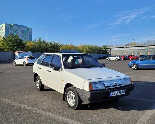 Белый ВАЗ 2109, объемом двигателя 1.29 л и пробегом 280 тыс. км за 1500 $, фото 1 на Automoto.ua