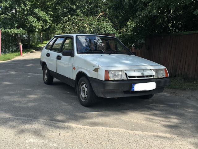Белый ВАЗ 2109, объемом двигателя 1.3 л и пробегом 53 тыс. км за 800 $, фото 1 на Automoto.ua