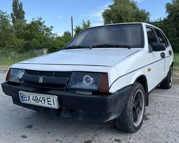 Белый ВАЗ 2109, объемом двигателя 1.6 л и пробегом 100 тыс. км за 1500 $, фото 1 на Automoto.ua