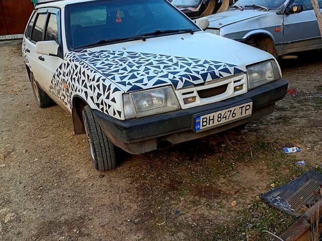 Белый ВАЗ 2109, объемом двигателя 1.3 л и пробегом 0 тыс. км за 1000 $, фото 1 на Automoto.ua