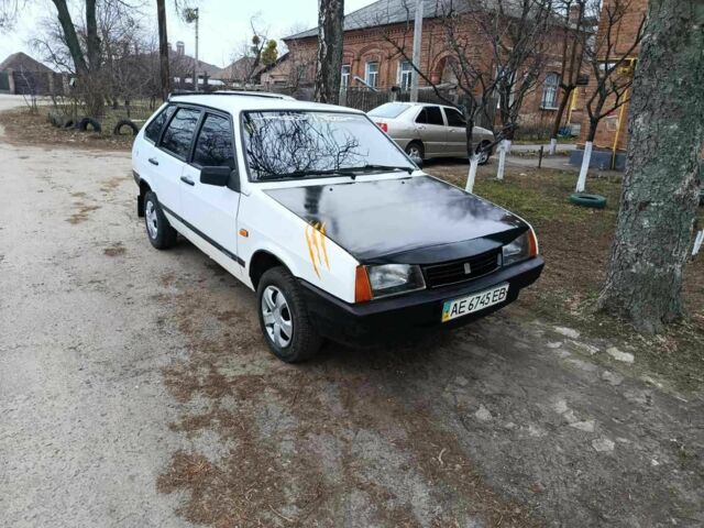 Белый ВАЗ 2109, объемом двигателя 1.3 л и пробегом 420 тыс. км за 1050 $, фото 1 на Automoto.ua