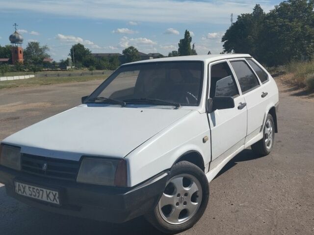 Белый ВАЗ 2109, объемом двигателя 1.5 л и пробегом 100 тыс. км за 674 $, фото 1 на Automoto.ua
