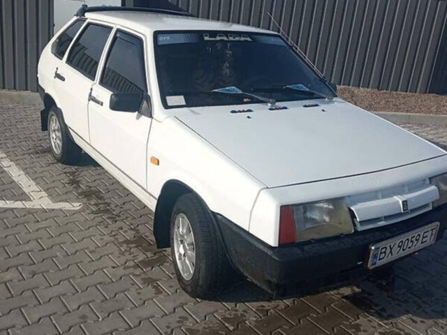 Белый ВАЗ 2109, объемом двигателя 1.3 л и пробегом 330 тыс. км за 1500 $, фото 1 на Automoto.ua