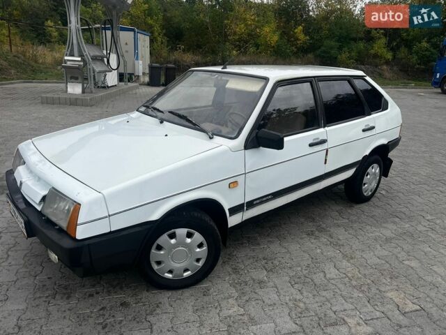 Белый ВАЗ 2109, объемом двигателя 1.3 л и пробегом 120 тыс. км за 888 $, фото 1 на Automoto.ua