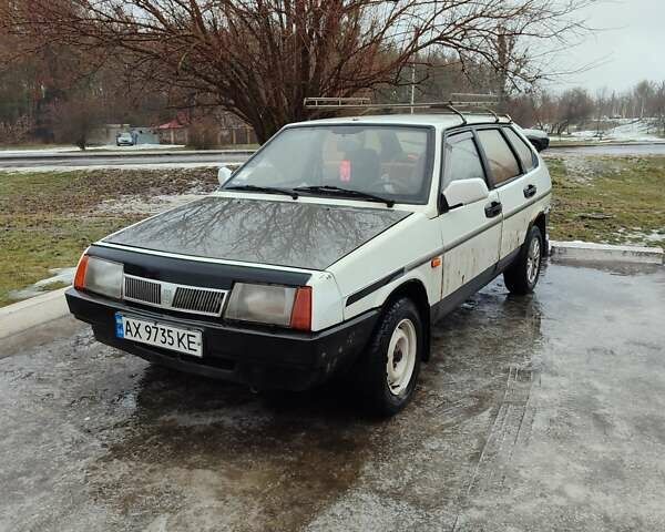 Белый ВАЗ 2109, объемом двигателя 1.3 л и пробегом 375 тыс. км за 1200 $, фото 1 на Automoto.ua