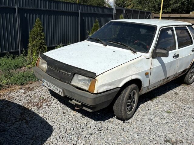 Белый ВАЗ 2109, объемом двигателя 1.5 л и пробегом 250 тыс. км за 350 $, фото 1 на Automoto.ua