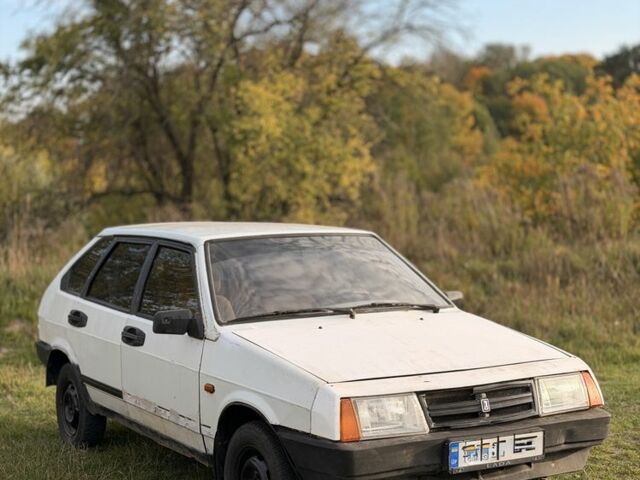 Белый ВАЗ 2109, объемом двигателя 1.3 л и пробегом 250 тыс. км за 358 $, фото 1 на Automoto.ua