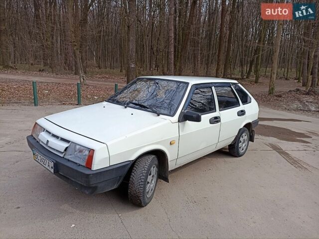Белый ВАЗ 2109, объемом двигателя 1.3 л и пробегом 100 тыс. км за 1050 $, фото 1 на Automoto.ua