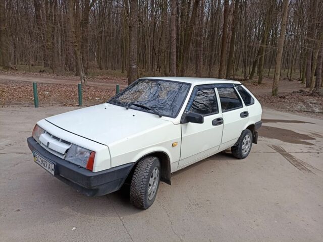 Белый ВАЗ 2109, объемом двигателя 1.3 л и пробегом 100 тыс. км за 1100 $, фото 1 на Automoto.ua