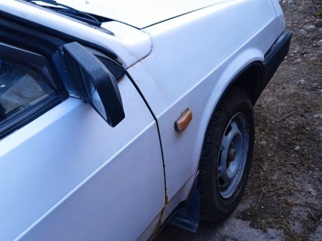 Белый ВАЗ 2109, объемом двигателя 1.5 л и пробегом 350 тыс. км за 790 $, фото 1 на Automoto.ua
