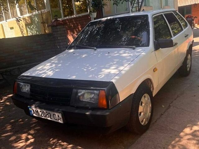 Белый ВАЗ 2109, объемом двигателя 1.3 л и пробегом 300 тыс. км за 800 $, фото 1 на Automoto.ua