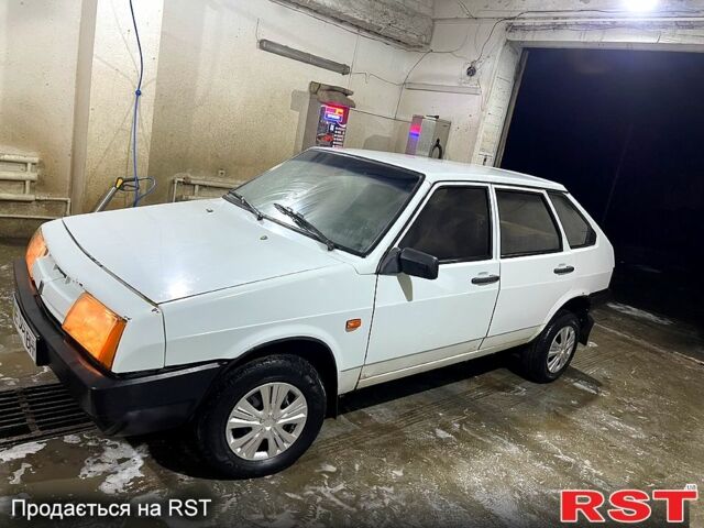 Белый ВАЗ 2109, объемом двигателя 1.3 л и пробегом 200 тыс. км за 950 $, фото 1 на Automoto.ua