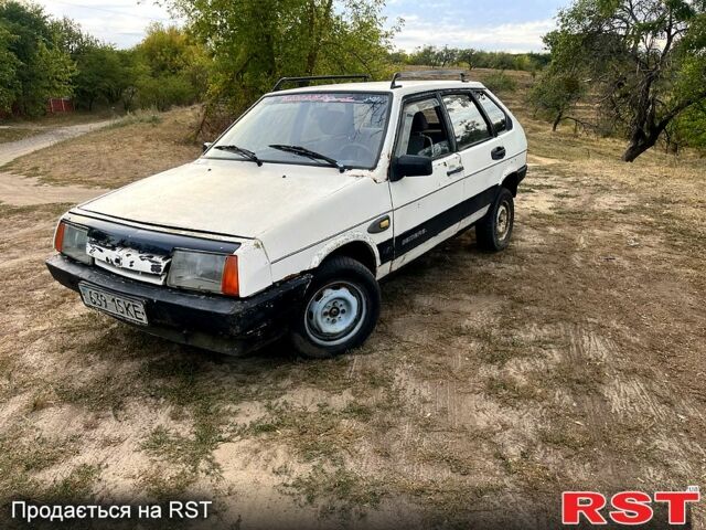 Белый ВАЗ 2109, объемом двигателя 1.5 л и пробегом 320 тыс. км за 450 $, фото 1 на Automoto.ua