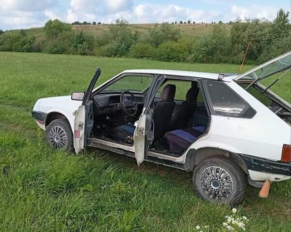 Белый ВАЗ 2109, объемом двигателя 1.3 л и пробегом 936 тыс. км за 900 $, фото 1 на Automoto.ua