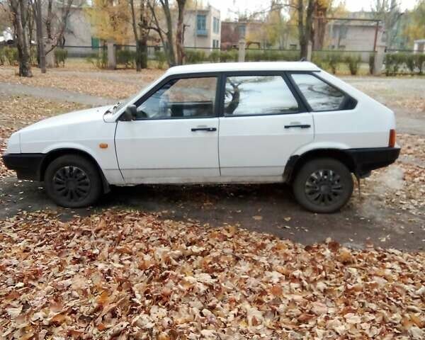 Белый ВАЗ 2109, объемом двигателя 1.3 л и пробегом 200 тыс. км за 800 $, фото 1 на Automoto.ua