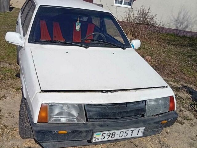 Белый ВАЗ 2109, объемом двигателя 1.3 л и пробегом 257 тыс. км за 350 $, фото 1 на Automoto.ua