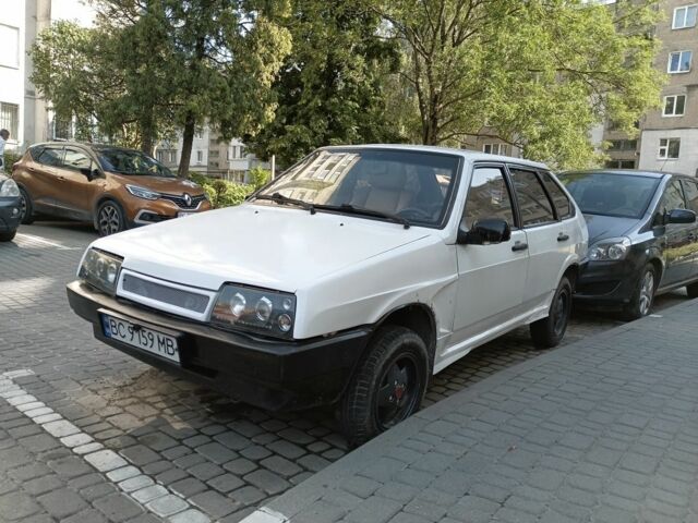Белый ВАЗ 2109, объемом двигателя 0 л и пробегом 260 тыс. км за 1300 $, фото 1 на Automoto.ua
