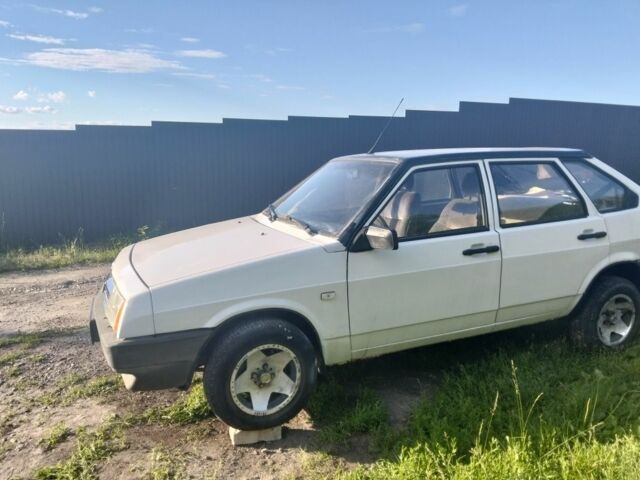 Белый ВАЗ 2109, объемом двигателя 1.5 л и пробегом 50 тыс. км за 894 $, фото 1 на Automoto.ua