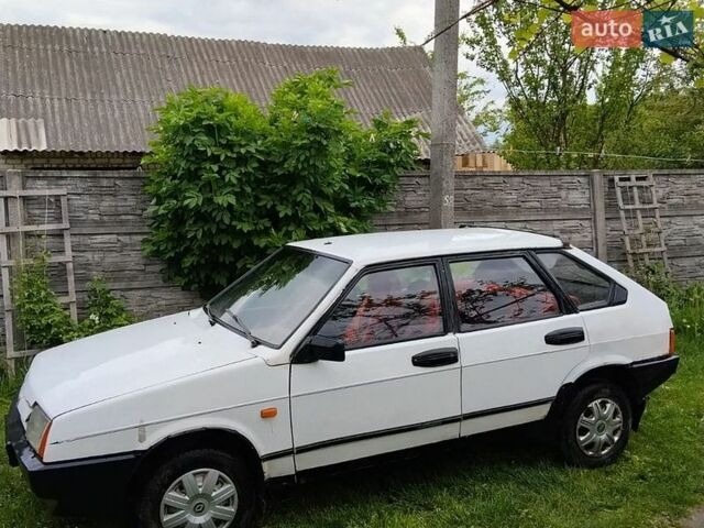 Белый ВАЗ 2109, объемом двигателя 1.5 л и пробегом 48 тыс. км за 800 $, фото 1 на Automoto.ua