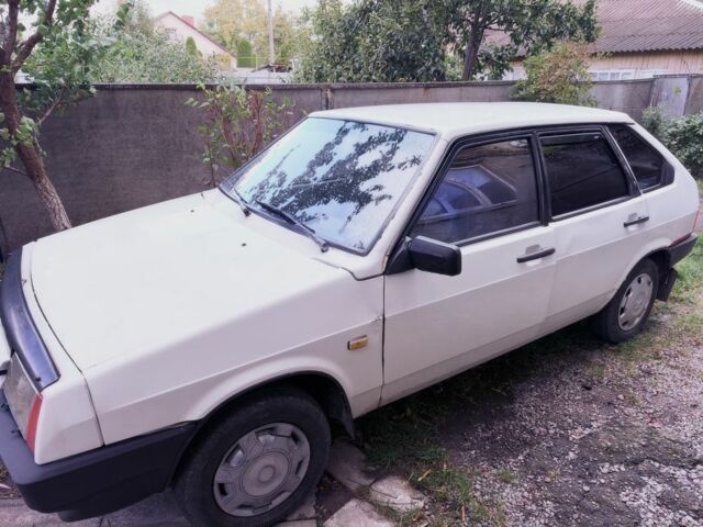 Белый ВАЗ 2109, объемом двигателя 1.3 л и пробегом 20 тыс. км за 421 $, фото 1 на Automoto.ua