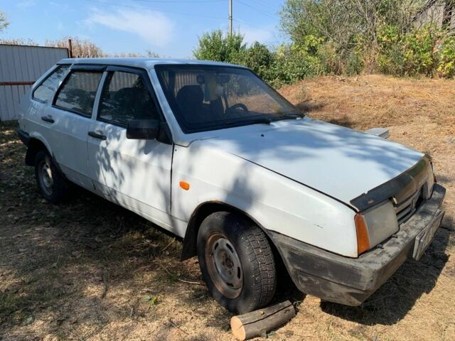 Белый ВАЗ 2109, объемом двигателя 0 л и пробегом 200 тыс. км за 449 $, фото 1 на Automoto.ua