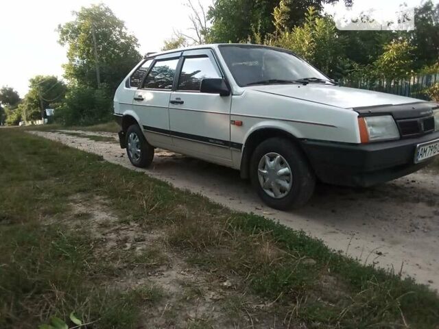 Белый ВАЗ 2109, объемом двигателя 1.5 л и пробегом 240 тыс. км за 1150 $, фото 1 на Automoto.ua