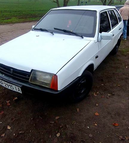 Белый ВАЗ 2109, объемом двигателя 1.5 л и пробегом 200 тыс. км за 450 $, фото 1 на Automoto.ua