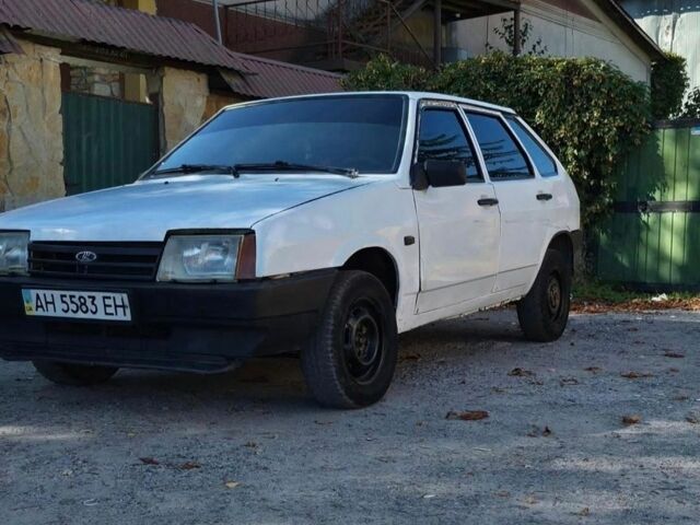 Белый ВАЗ 2109, объемом двигателя 1.3 л и пробегом 421 тыс. км за 400 $, фото 1 на Automoto.ua