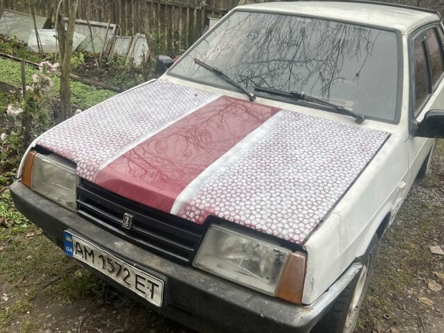 Белый ВАЗ 2109, объемом двигателя 1.5 л и пробегом 300 тыс. км за 426 $, фото 1 на Automoto.ua